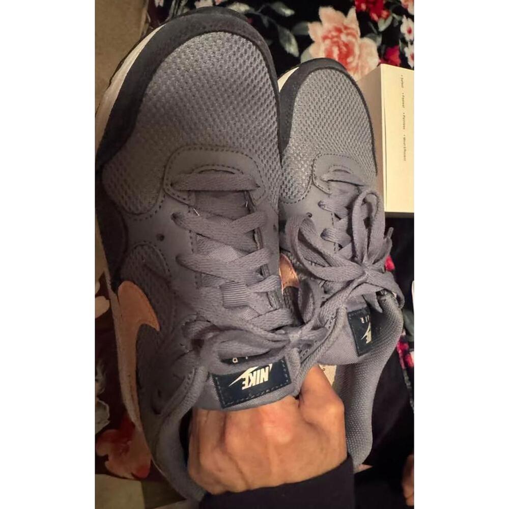 Women's Size 8 Nike Air Max SC Sneakers - Great Condition - Picture 3 of 5